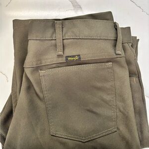 Wrangler Men's Khaki Chinos